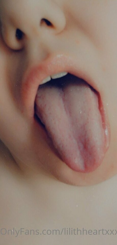 Naakte gelekte OnlyFans-foto van Lilithheartxxx