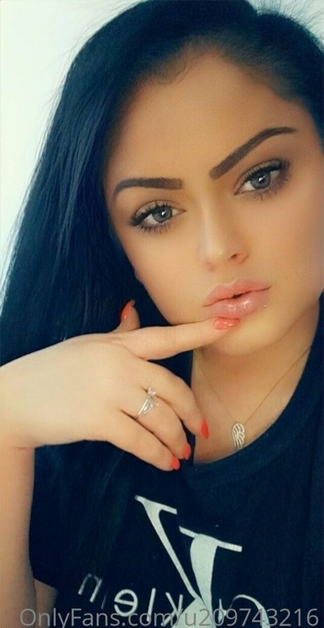 Naakte gelekte OnlyFans-foto van Ellamalyna27