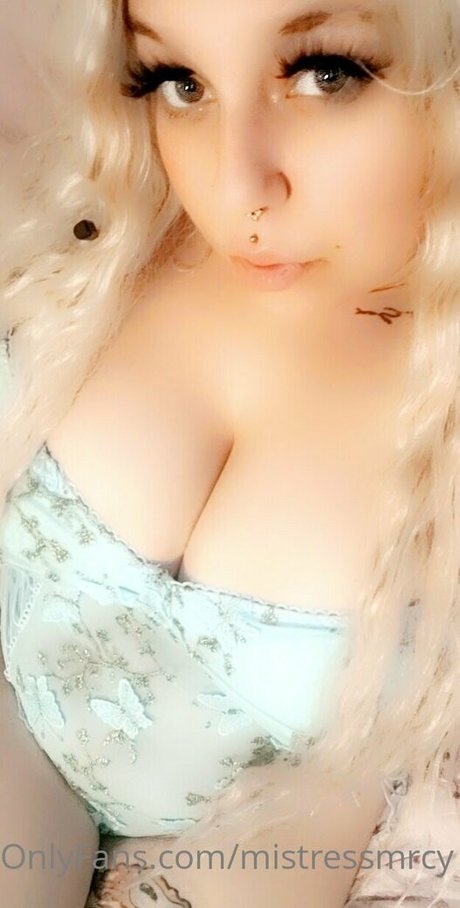Naakte gelekte OnlyFans-foto van Mistressmrcy