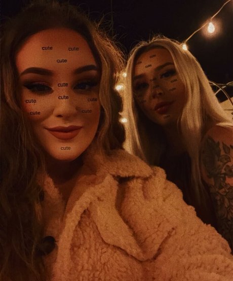 Naakte gelekte OnlyFans-foto van Emssx