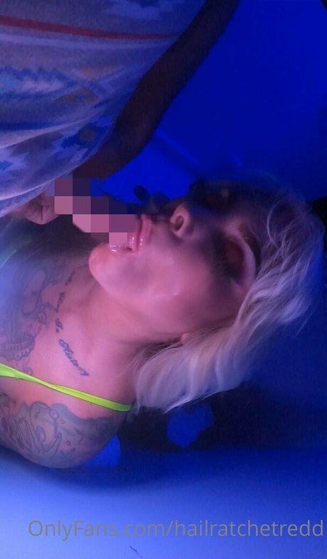 Naakte gelekte OnlyFans-foto van Hailratchetredd