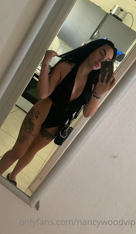 Naakte gelekte OnlyFans-foto van Nancywood2