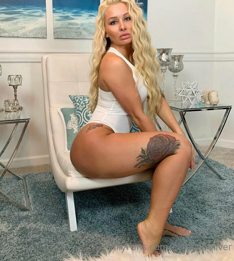 Naakte gelekte OnlyFans-foto van Sarahsooliver