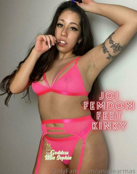 Naakte gelekte OnlyFans-foto van Anadearmas