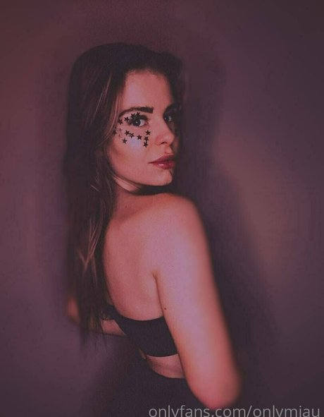 Naakte gelekte OnlyFans-foto van Onlymiaux