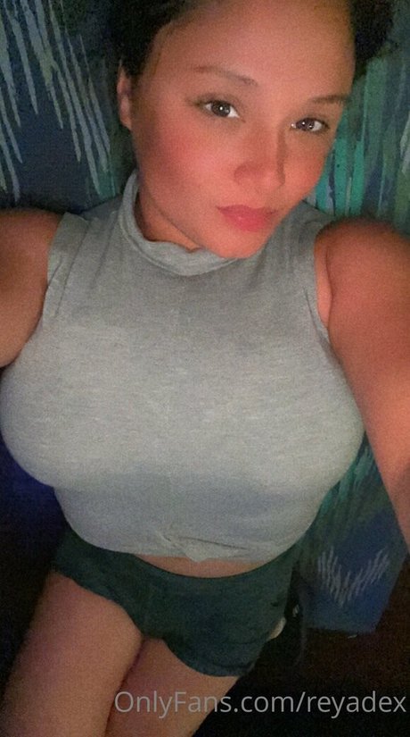Naakte gelekte OnlyFans-foto van Reyadex