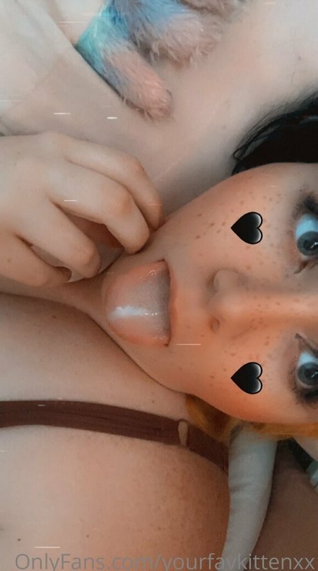 Naakte gelekte OnlyFans-foto van Yourfavkittenxx