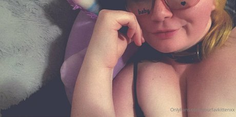 Naakte gelekte OnlyFans-foto van Yourfavkittenxx