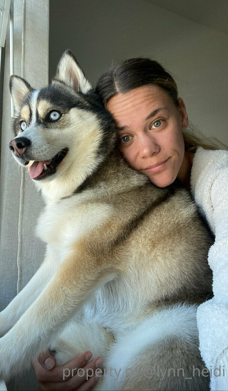 Naakte gelekte OnlyFans-foto van Lynheidi