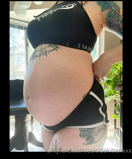 Naakte gelekte OnlyFans-foto van Suicidekittenxxx