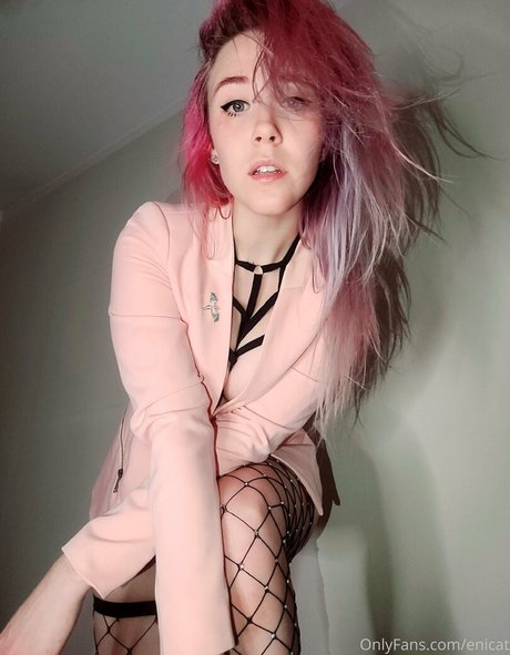 Naakte gelekte OnlyFans-foto van Enicat
