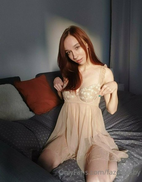 Naakte gelekte OnlyFans-foto van Fazecatsby