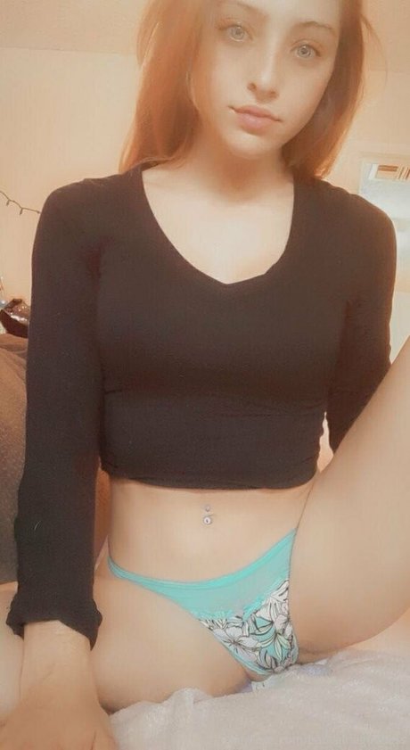 Naakte gelekte OnlyFans-foto van Babygirlagoddess