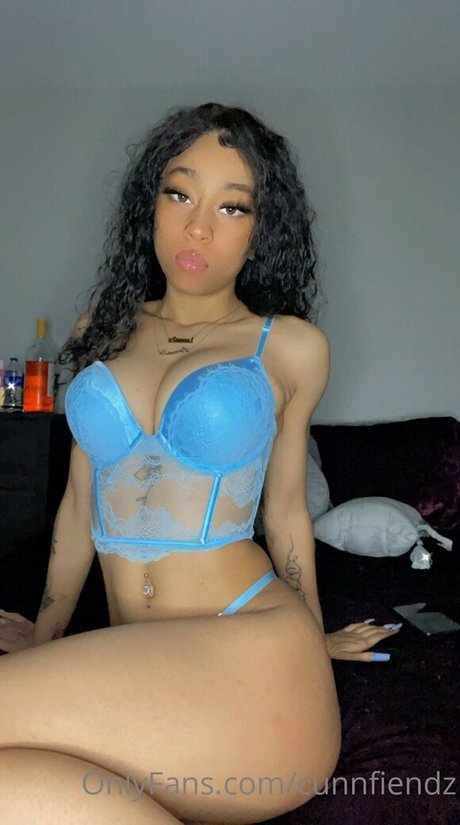 Naakte gelekte OnlyFans-foto van Cunnfiendz