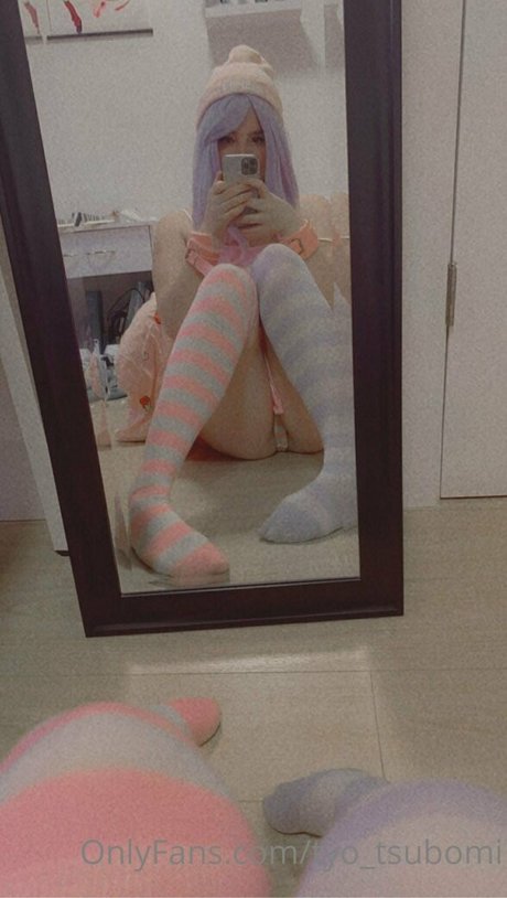 Naakte gelekte OnlyFans-foto van Tyotsubomi