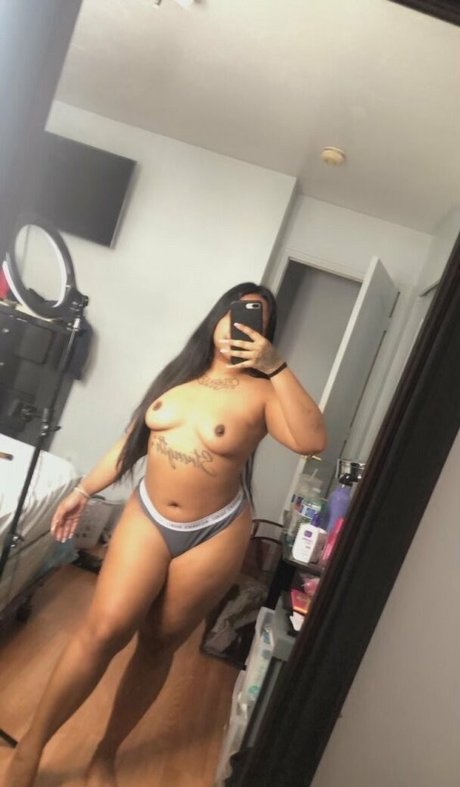 Naakte gelekte OnlyFans-foto van Iwantfeli