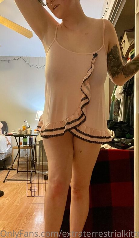 Naakte gelekte OnlyFans-foto van Extraterrestrialkitten