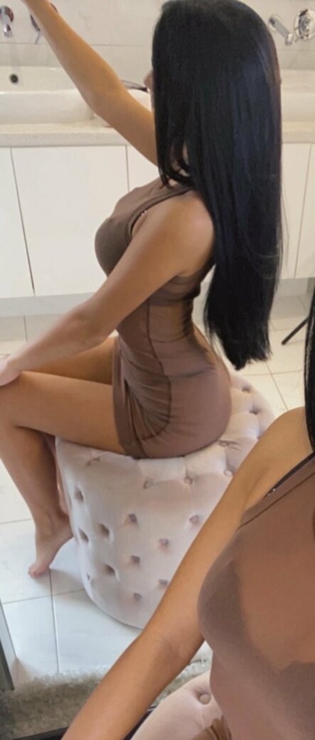 Naakte gelekte OnlyFans-foto van Tiareangel