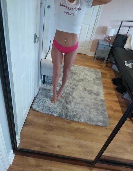 Naakte gelekte OnlyFans-foto van Littlemisslouj