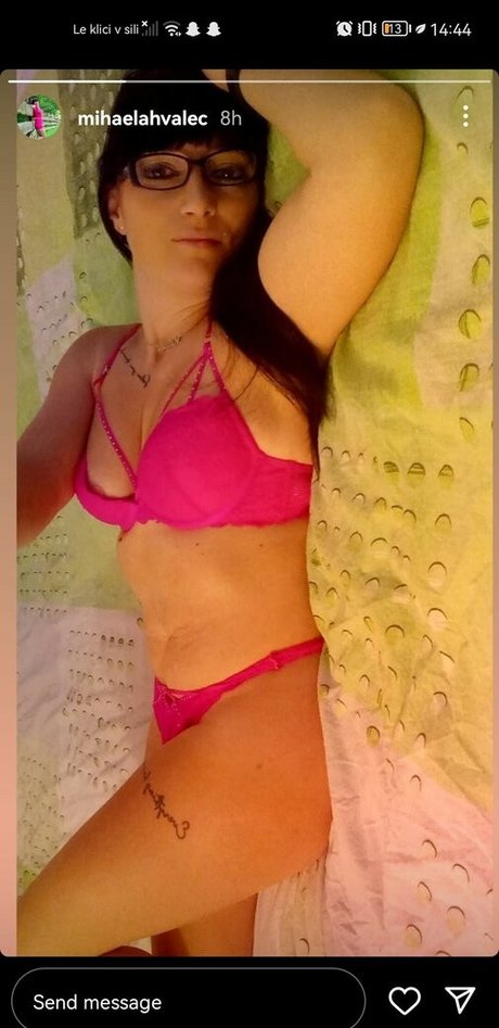 Naakte gelekte OnlyFans-foto van Mihela Hlavec