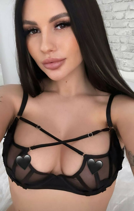 Naakte gelekte OnlyFans-foto van Wutonbaby