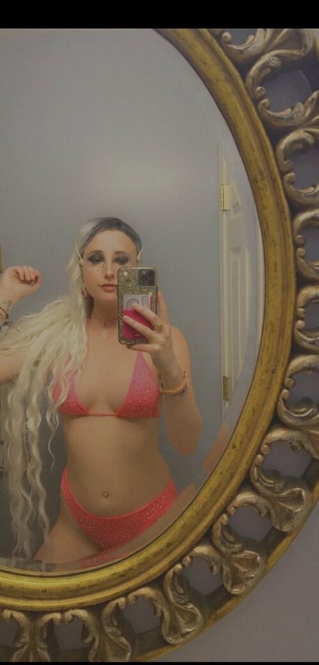Naakte gelekte OnlyFans-foto van Simpwhisperer