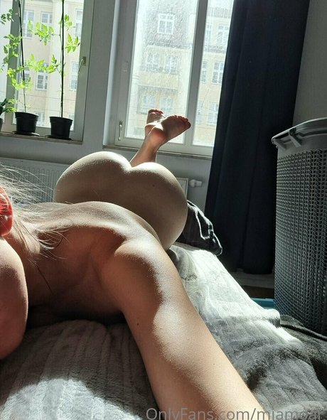 Naakte gelekte OnlyFans-foto van Miamoar