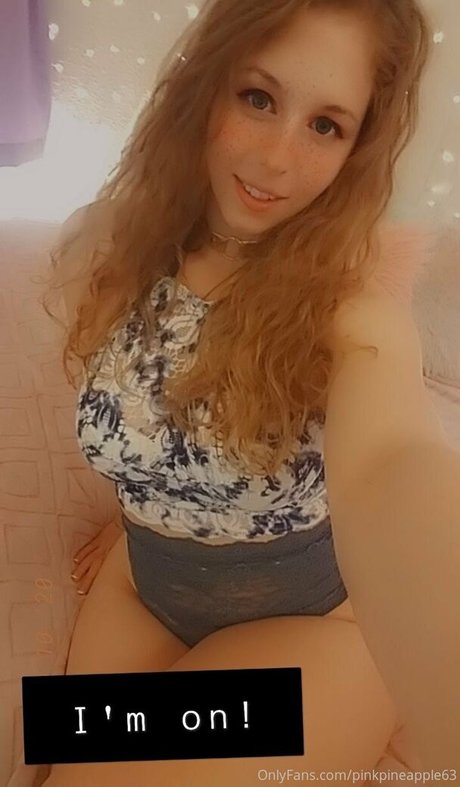 Naakte gelekte OnlyFans-foto van Pinkpineapple63