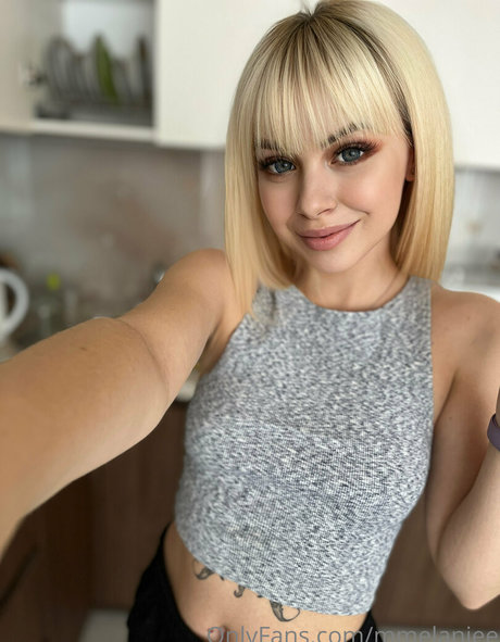 Naakte gelekte OnlyFans-foto van Mmelaniee