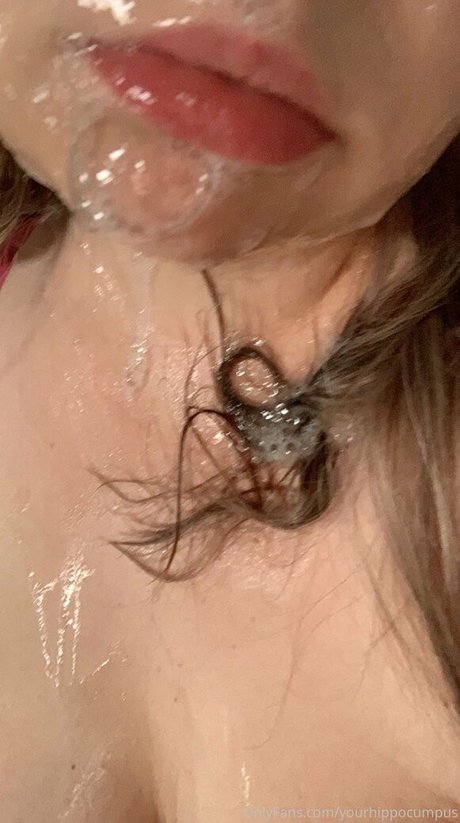 Naakte gelekte OnlyFans-foto van Yourhippocumpus