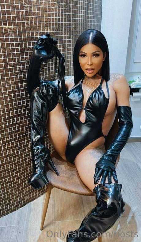 Naakte gelekte OnlyFans-foto van Riosts