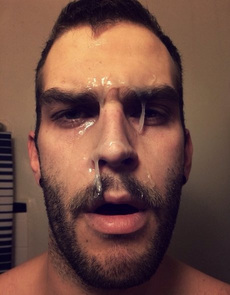Naakte gelekte OnlyFans-foto van Abeardedboy