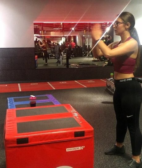Naakte gelekte OnlyFans-foto van Myprotein