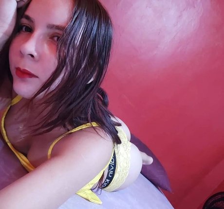 Naakte gelekte OnlyFans-foto van Aline Marques