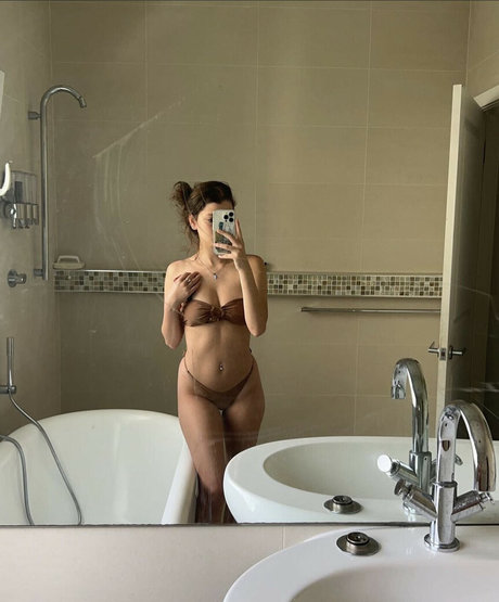 Naakte gelekte OnlyFans-foto van Meowie7171