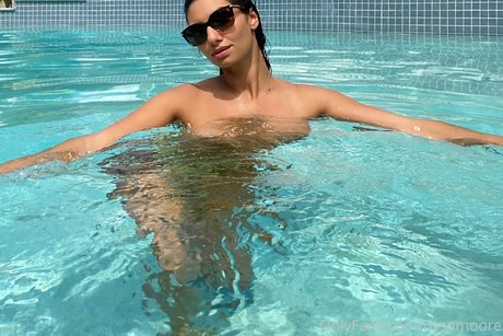 Naakte gelekte OnlyFans-foto van Nysamoore