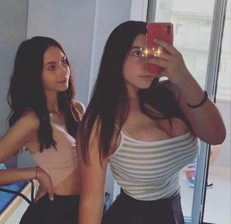 Naakte gelekte OnlyFans-foto van Vittoria Rubeo