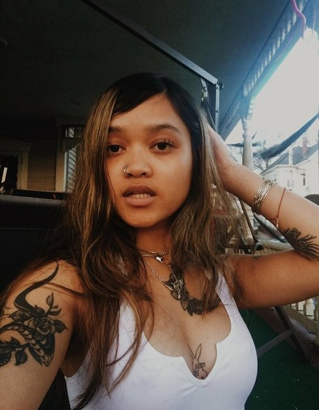 Naakte gelekte OnlyFans-foto van Delagolds