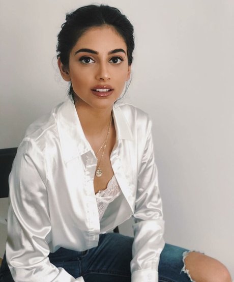 Naakte gelekte OnlyFans-foto van Banita Sandhu