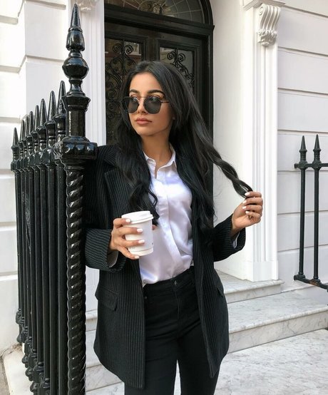 Naakte gelekte OnlyFans-foto van Banita Sandhu
