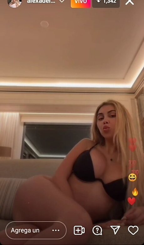 Naakte gelekte OnlyFans-foto van Alexa Dellanos