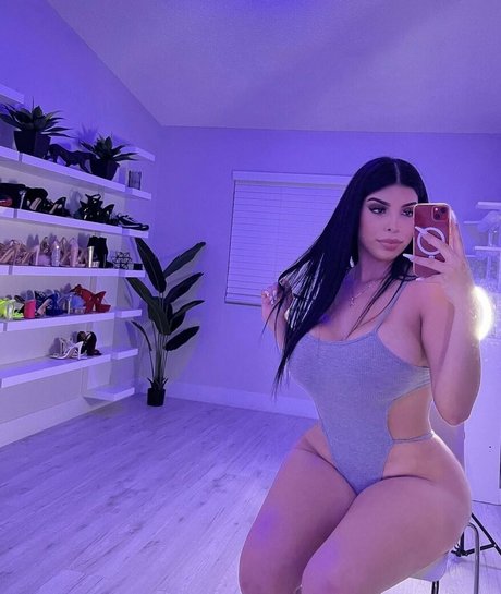 Naakte gelekte OnlyFans-foto van Brittrayo