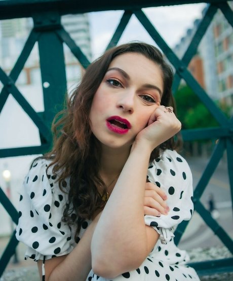 Naakte gelekte OnlyFans-foto van Sydney Meyer