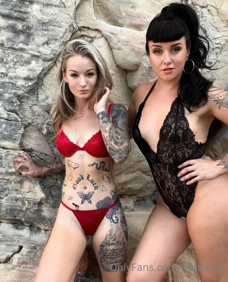 Naakte gelekte OnlyFans-foto van Tallkatie Onaka
