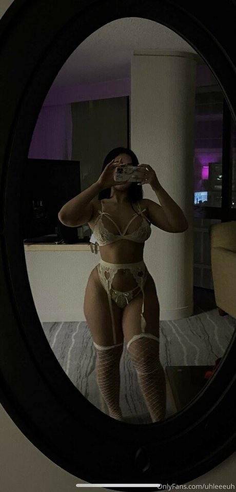 Naakte gelekte OnlyFans-foto van Aliah Martinez