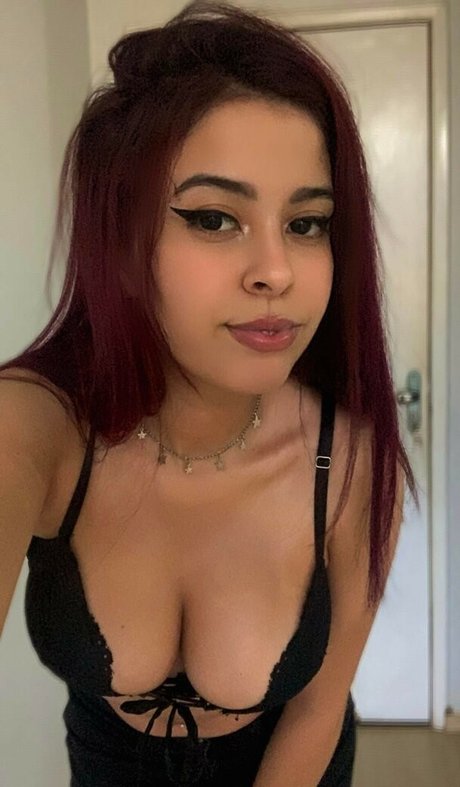 Naakte gelekte OnlyFans-foto van Diabela