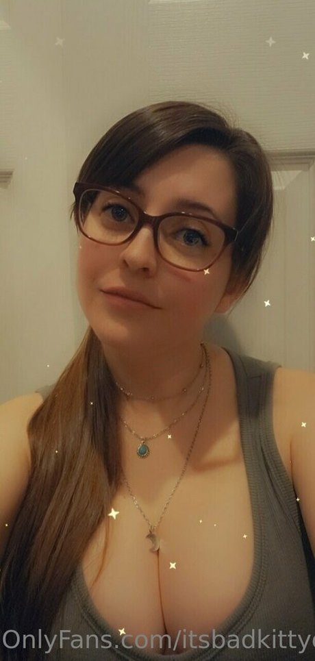 Naakte gelekte OnlyFans-foto van Itsbadkittyof