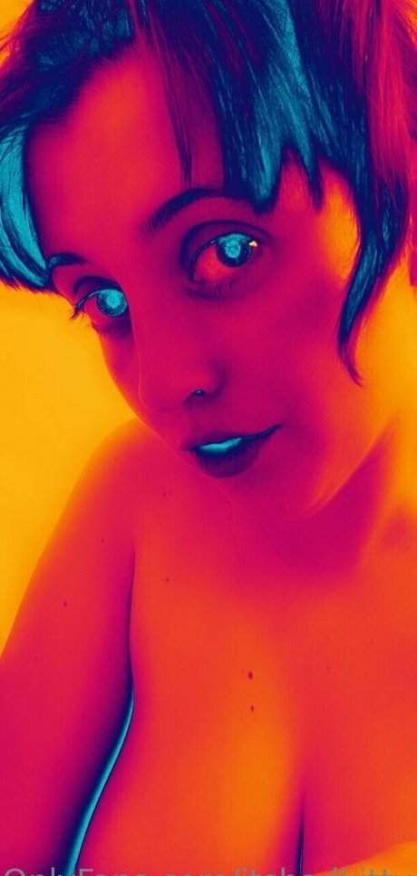 Naakte gelekte OnlyFans-foto van Itsbadkittyof