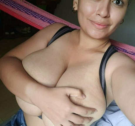 Naakte gelekte OnlyFans-foto van Amay