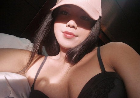 Naakte gelekte OnlyFans-foto van Ljlee